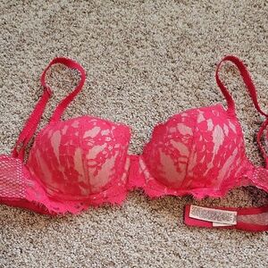 Victoria's Secret Vibrant Red Lace Bra